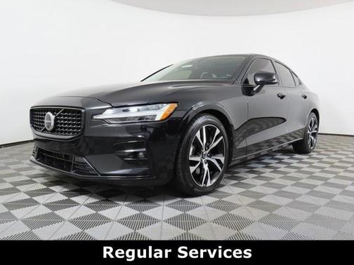 2024 Volvo S60 B5 Plus Dark Theme