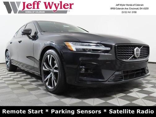 2024 Volvo S60 B5 Plus Dark Theme