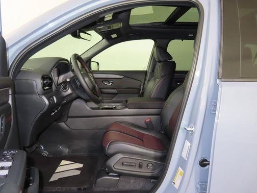 Sonic Gray Pearl 2026 Honda Pilot Black Edition