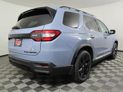 Sonic Gray Pearl 2026 Honda Pilot Black Edition