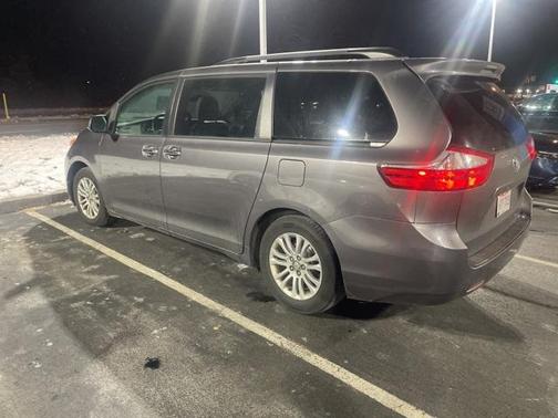 2015 Toyota Sienna XLE