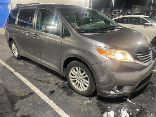 2015 Toyota Sienna XLE