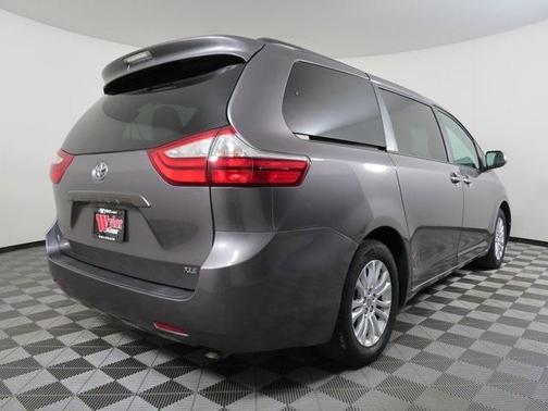 2015 Toyota Sienna XLE