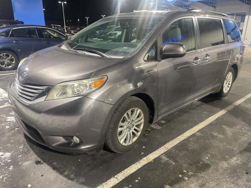 2015 Toyota Sienna XLE