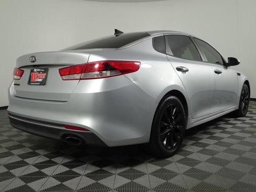 2017 Kia Optima LX