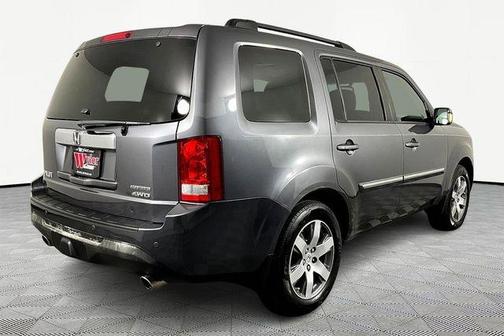 Modern Steel Metallic 2014 Honda Pilot Touring