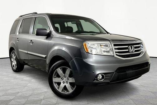 Modern Steel Metallic 2014 Honda Pilot Touring