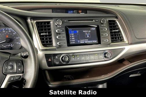 Ooh La La Rouge Mica 2019 Toyota Highlander LE