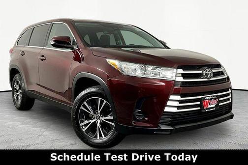 Ooh La La Rouge Mica 2019 Toyota Highlander LE