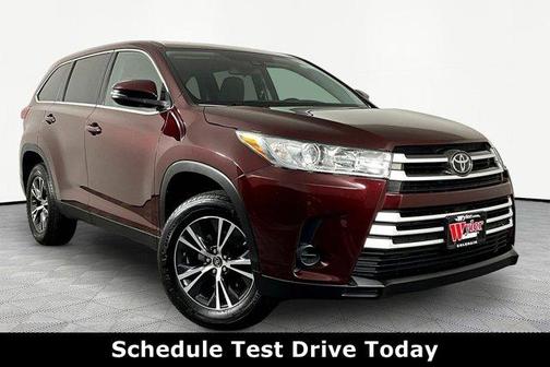Ooh La La Rouge Mica 2019 Toyota Highlander LE
