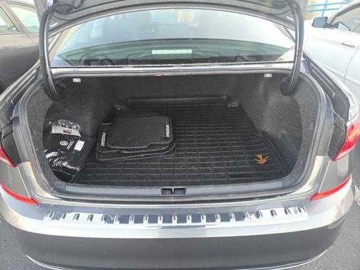 2022 Volkswagen Passat 2.0T SE