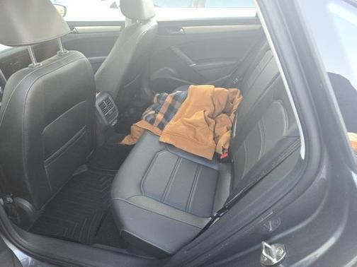 2022 Volkswagen Passat 2.0T SE