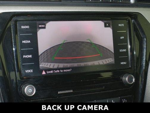 2022 Volkswagen Passat 2.0T SE