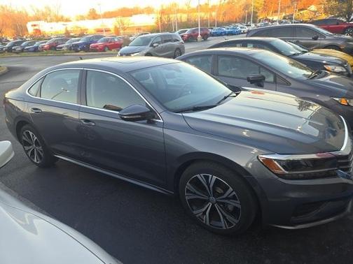 2022 Volkswagen Passat 2.0T SE