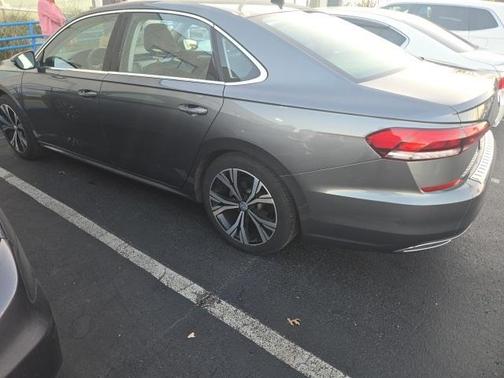 2022 Volkswagen Passat 2.0T SE