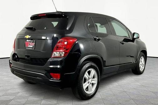 Mosaic Black Metallic 2020 Chevrolet Trax LS