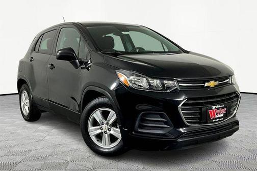 Mosaic Black Metallic 2020 Chevrolet Trax LS