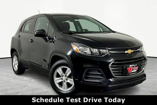 Mosaic Black Metallic 2020 Chevrolet Trax LS