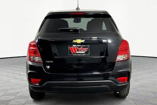 Mosaic Black Metallic 2020 Chevrolet Trax LS