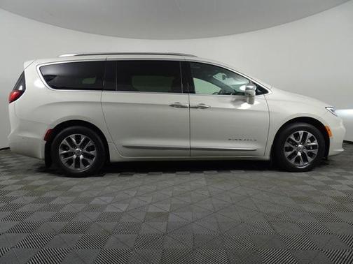 2021 Chrysler Pacifica Hybrid Pinnacle