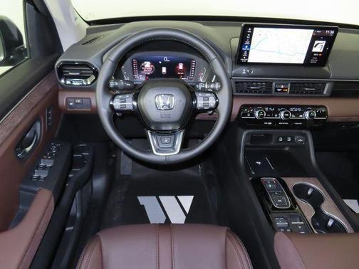 Crystal Black Pearl 2026 Honda Pilot Elite