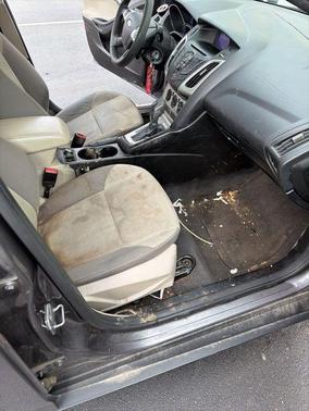 Gray 2013 Ford Focus SE