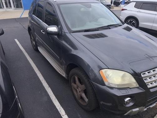 2010 Mercedes-Benz M-Class ML 550 4MATIC