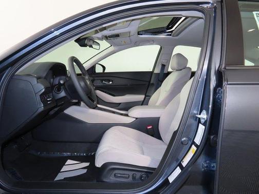 Meteorite Gray Metallic 2026 Honda Accord SE