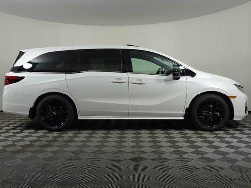 Platinum White Pearl 2026 Honda Odyssey Sport-L