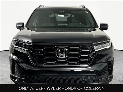 Crystal Black Pearl 2025 Honda Pilot