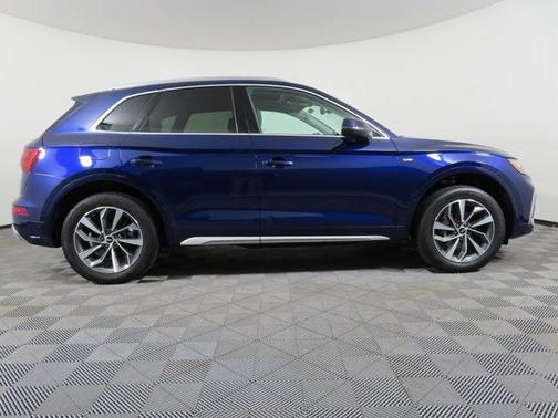 2022 Audi Q5 45 S line Premium Plus