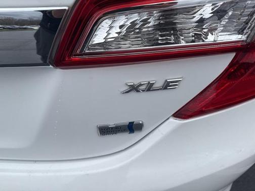 2012 Toyota Camry Hybrid XLE