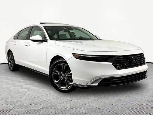 Platinum White Pearl 2023 Honda Accord