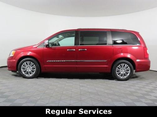 2016 Chrysler Town & Country Touring-L