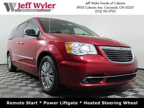 2016 Chrysler Town & Country Touring-L