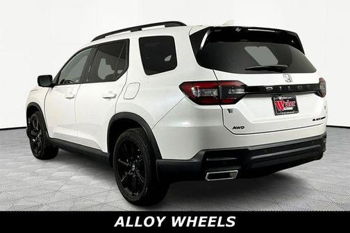 Platinum White Pearl 2025 Honda Pilot Black Edition