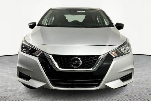 Brilliant Silver Metallic 2022 Nissan Versa S