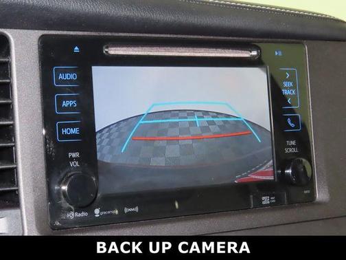 Salsa Red Pearl 2017 Toyota Sienna XLE Premium