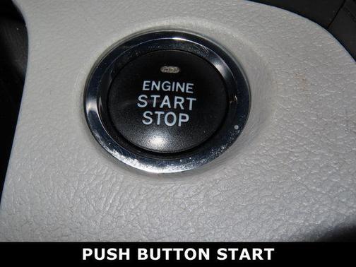 Salsa Red Pearl 2017 Toyota Sienna XLE Premium