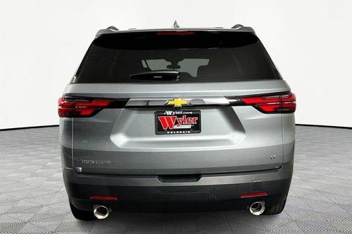 Sterling Gray Metallic 2023 Chevrolet Traverse LT Cloth