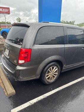 Granite Pearlcoat 2019 Dodge Grand Caravan SXT