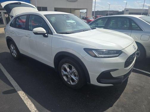 Platinum White Pearl 2023 Honda HR-V LX