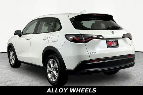 Platinum White Pearl 2023 Honda HR-V LX