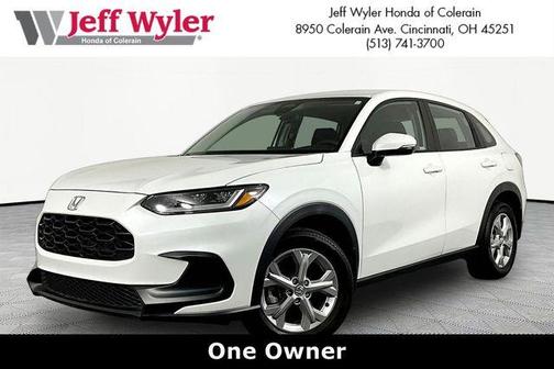 Platinum White Pearl 2023 Honda HR-V LX