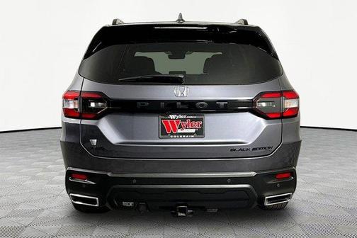 Modern Steel Metallic 2025 Honda Pilot Black Edition