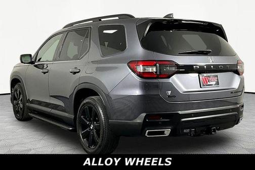 Modern Steel Metallic 2025 Honda Pilot Black Edition