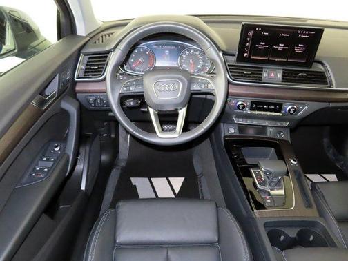 2024 Audi Q5 45 S line quattro Premium