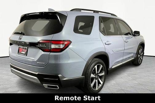 Sonic Gray Pearl 2023 Honda Pilot Touring