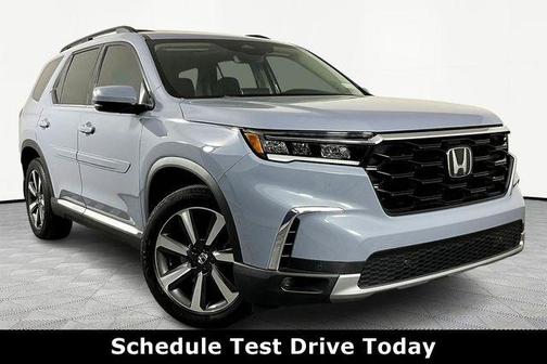 Sonic Gray Pearl 2023 Honda Pilot Touring