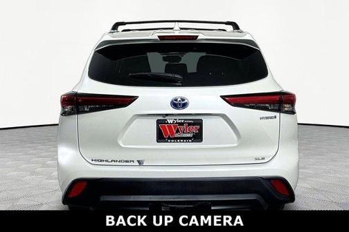 Blizzard Pearl 2021 Toyota Highlander Hybrid XLE